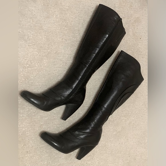 Miz Mooz Shoes - GUC Miz Mooz Frost Boots | Size: 6 | Colour: Black